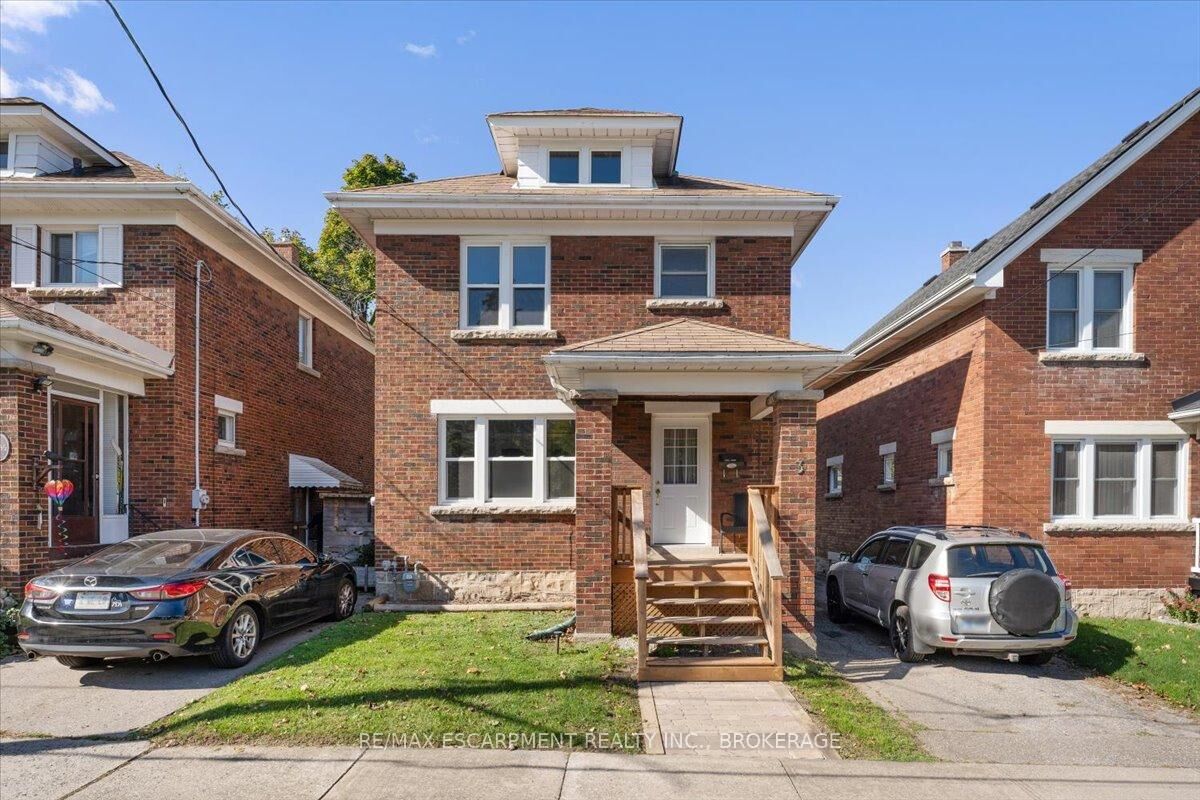 Property Photo:  3 Carleton Street S Main  ON L2V 1Z5 