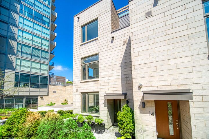 Property Photo: 165 Pears Avenue Th16 ON M5R 0C1