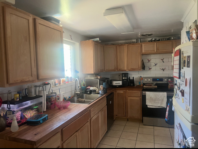 Property Photo: 427 E 1070 S UT 84097