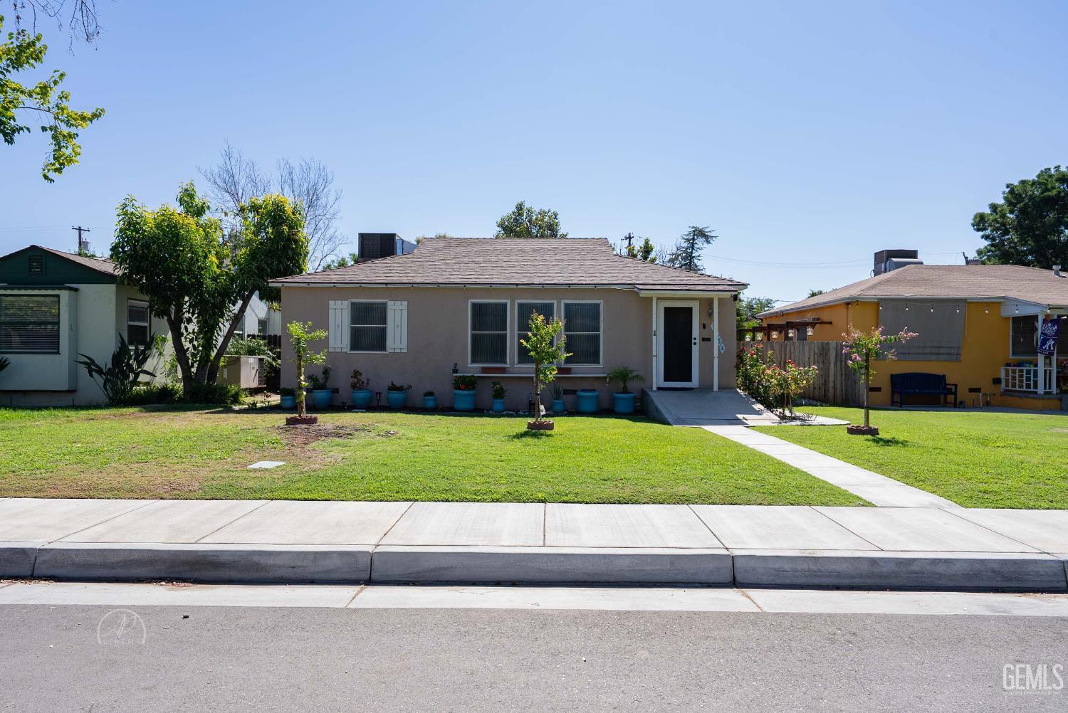 Property Photo: 1654 Olive Street CA 93301