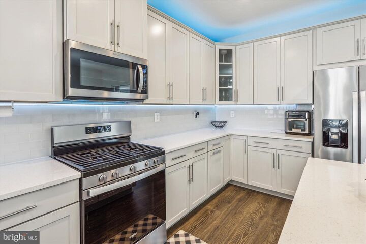 Property Photo:  7047 Fox Glove Lane  MD 21076 