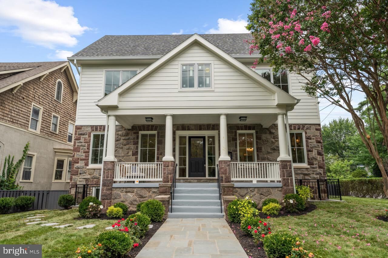 Property Photo:  4101 Fessenden Street NW  DC 20016 