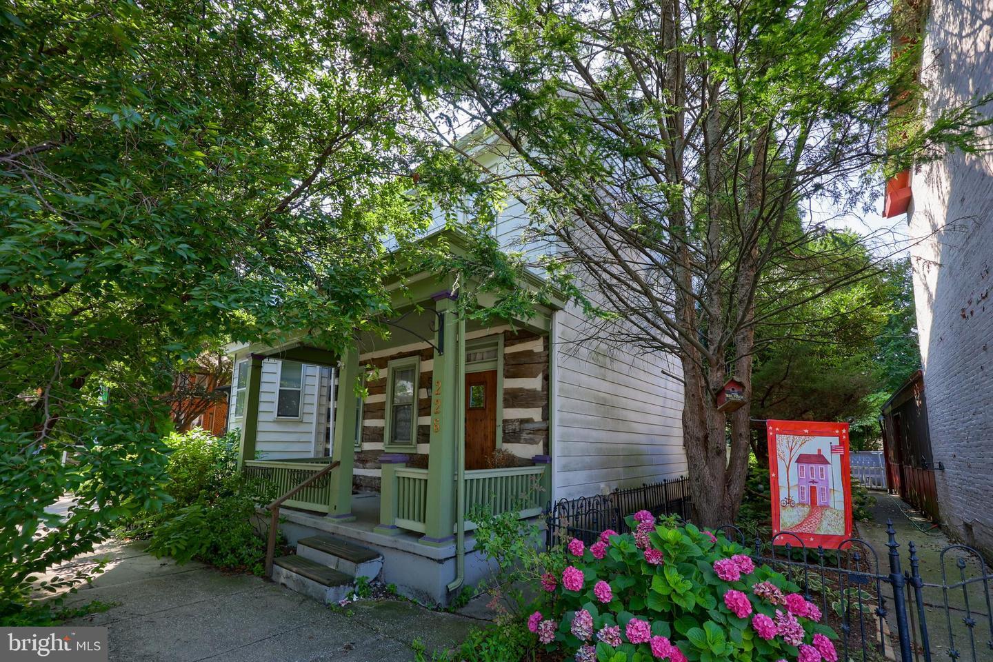 Property Photo: 226 E Main Street PA 17055