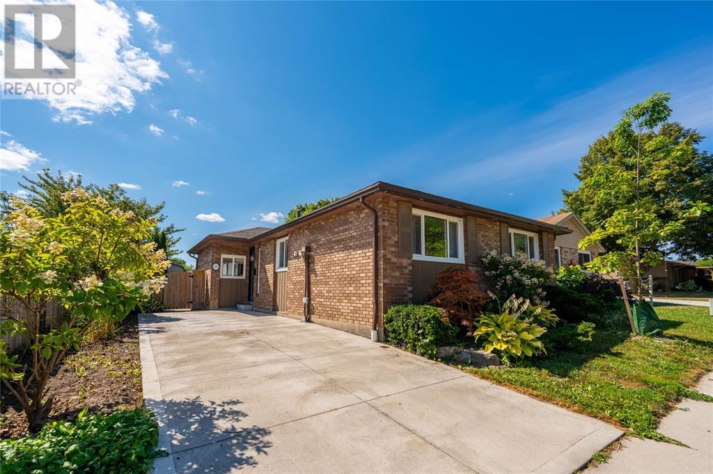 Property Photo:  12 Earl Drive  ON  