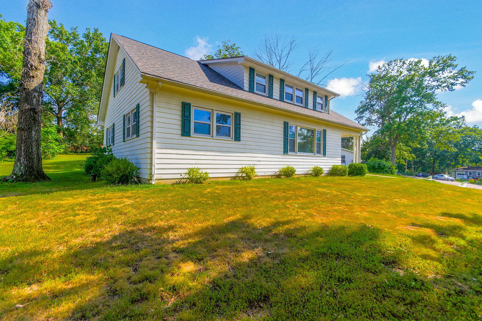 Property Photo:  504 Parkade Blvd  MO 65202 