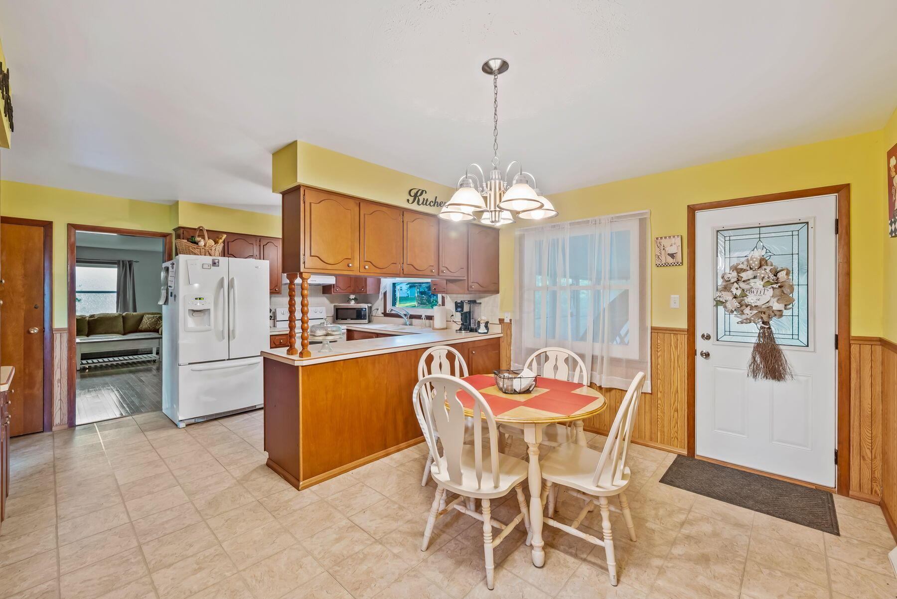 Property Photo: 729 Laura Drive OH 43302
