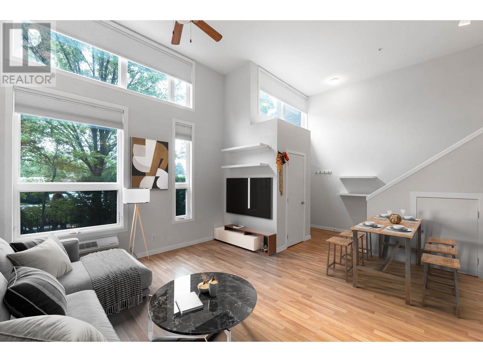 Property Photo: 1550 Dickson Avenue 7 BC V1Y 9Y8