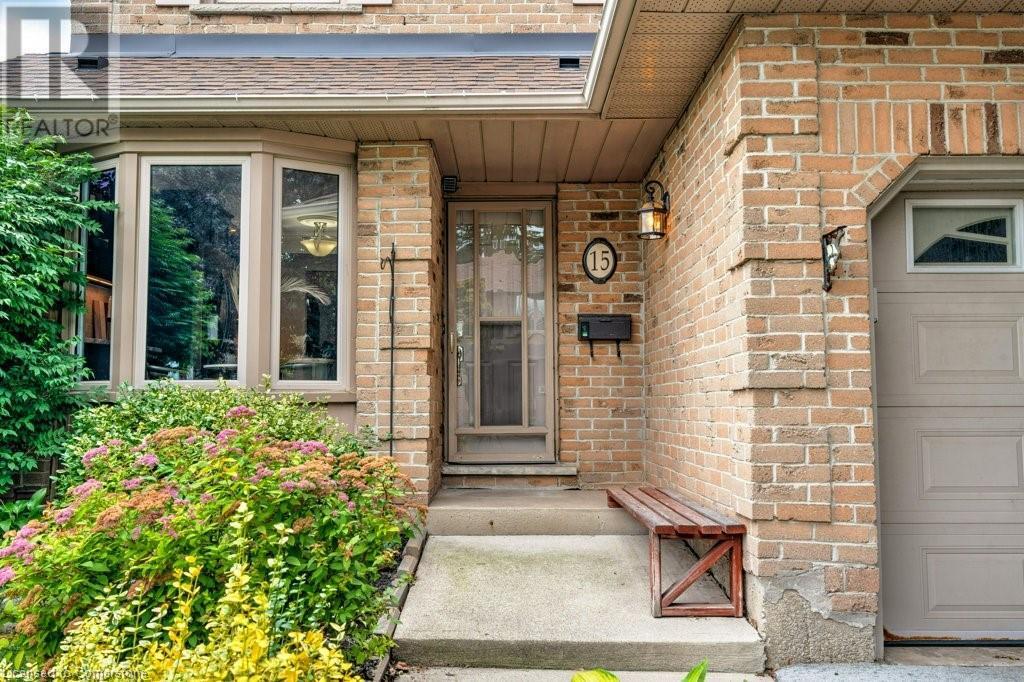 Photo de la propriété:  800 Upper Paradise Road 15  ON L9C 7K9 