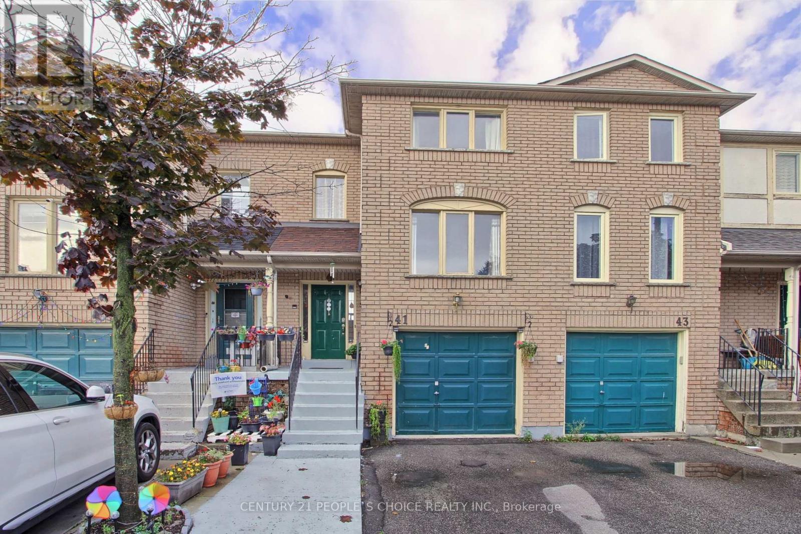 Property Photo: 2 Sir Lou Drive 41 ON L6Y 5A8
