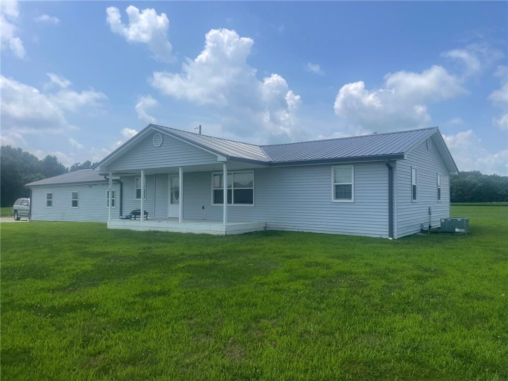 Property Photo:  1273 N 1425th Street  IL 62443 