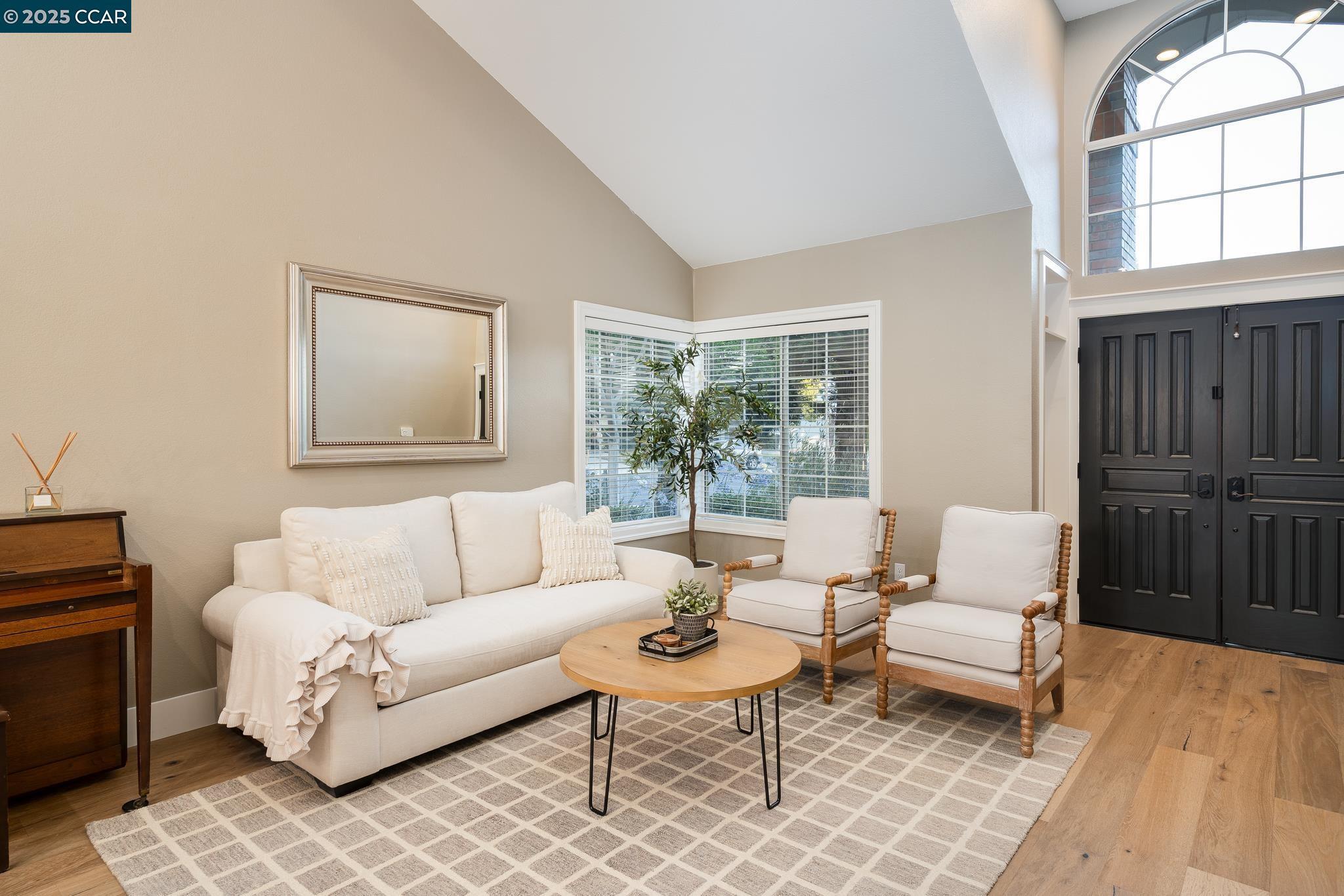 Property Photo: 200 Hat Creek Ct CA 94582