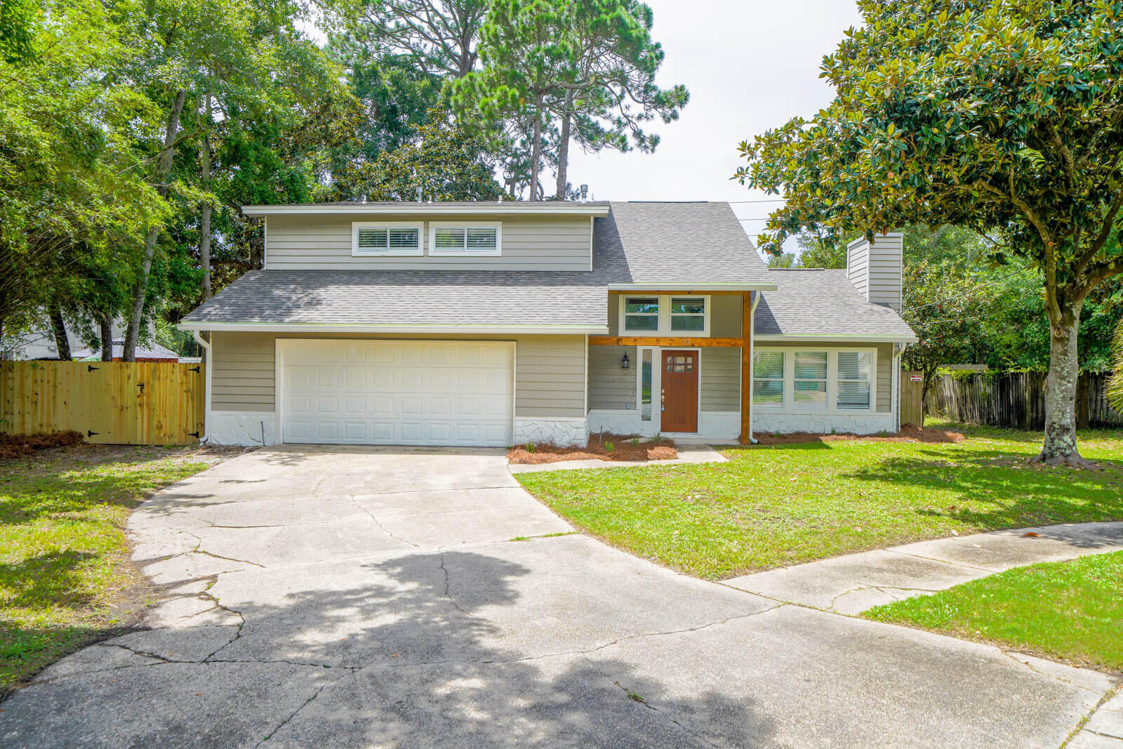 Property Photo:  10 Shamrock Drive  FL 32569 
