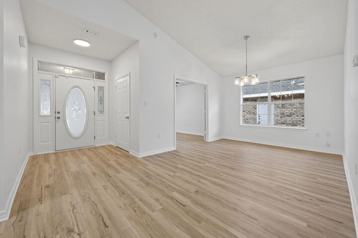 Property Photo: 1608 Sutton Place FL 32547