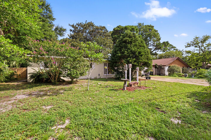 Property Photo:  48 NE Laurie Drive  FL 32548 