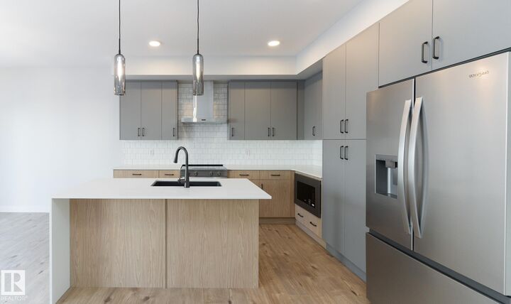 Photo de la propriété:  3038 Dixon Landing Landing SW  AB T6W 5L2 