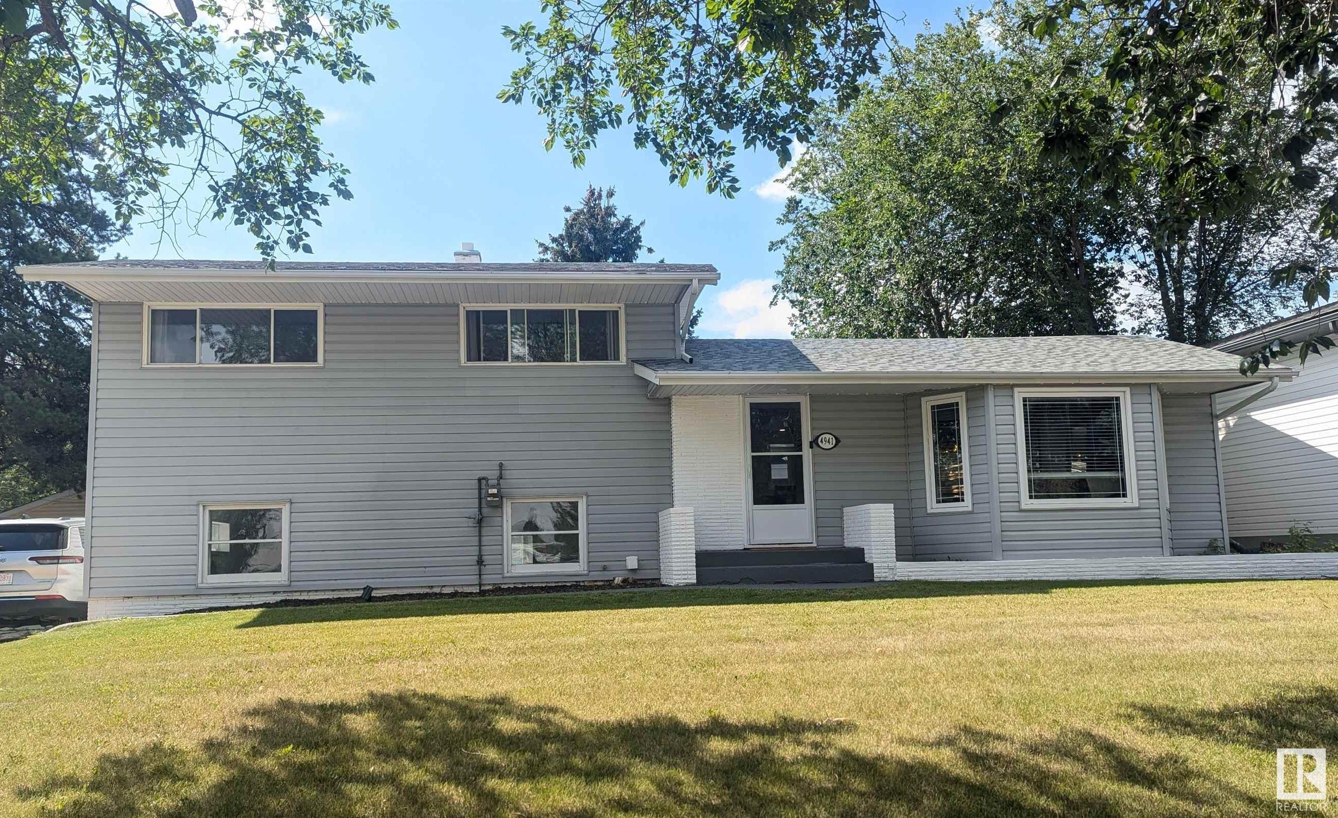 4941 45 Avenue  Vegreville AB T9C 1A5 photo
