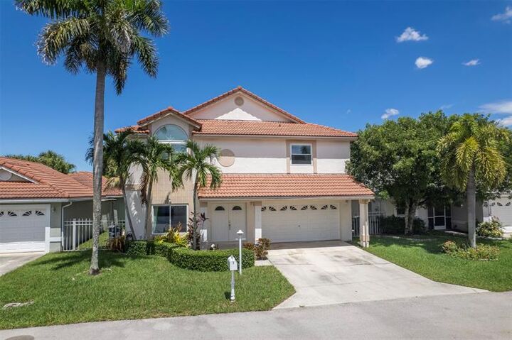 Property Photo: 21320 Sawmill Ct FL 33498