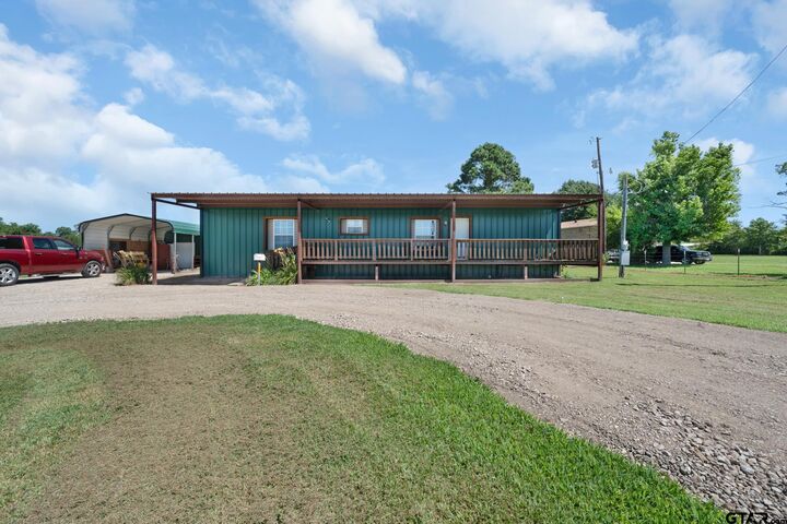 Property Photo:  840 W Fm 515  TX 75494 