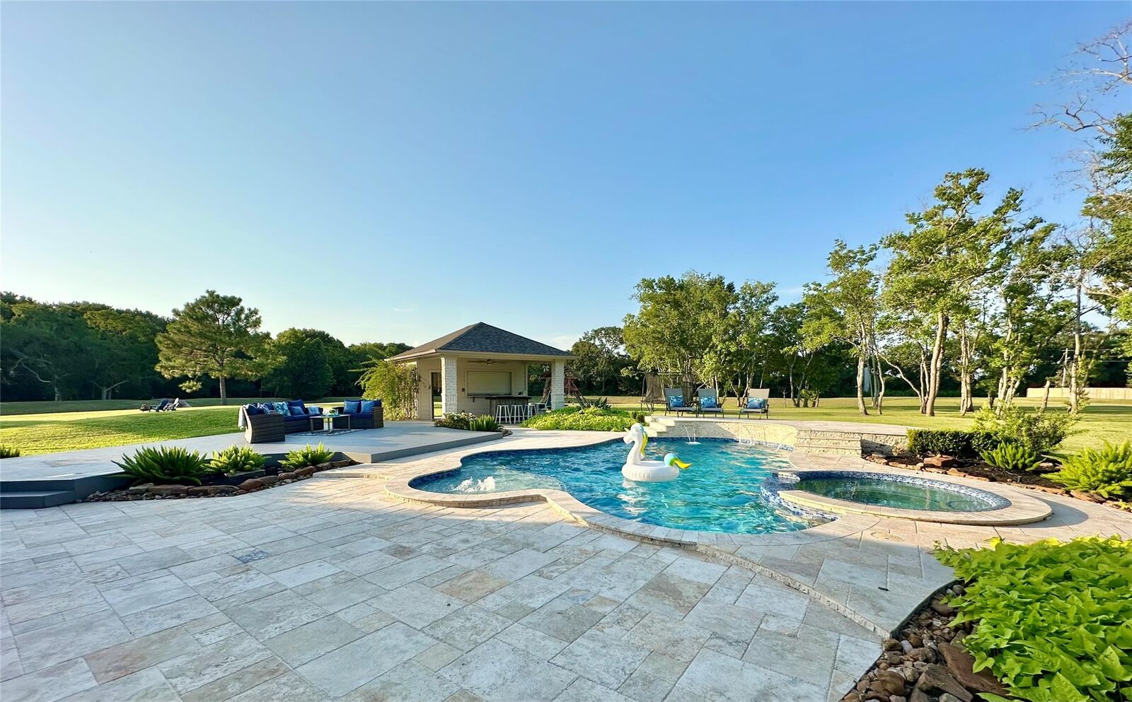 Property Photo: 2904 Bridle Path Lane TX 77546