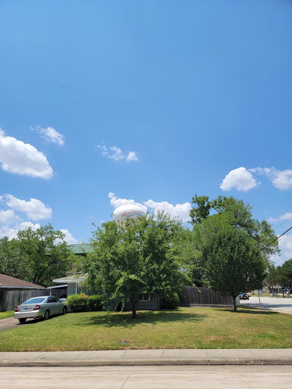 Property Photo: 5100 Aspen Street TX 77401