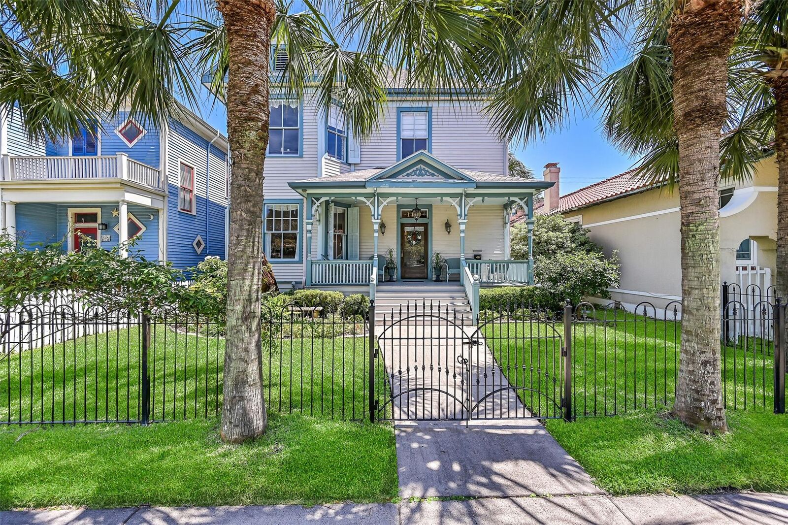 Property Photo: 1409 Sealy Street TX 77550