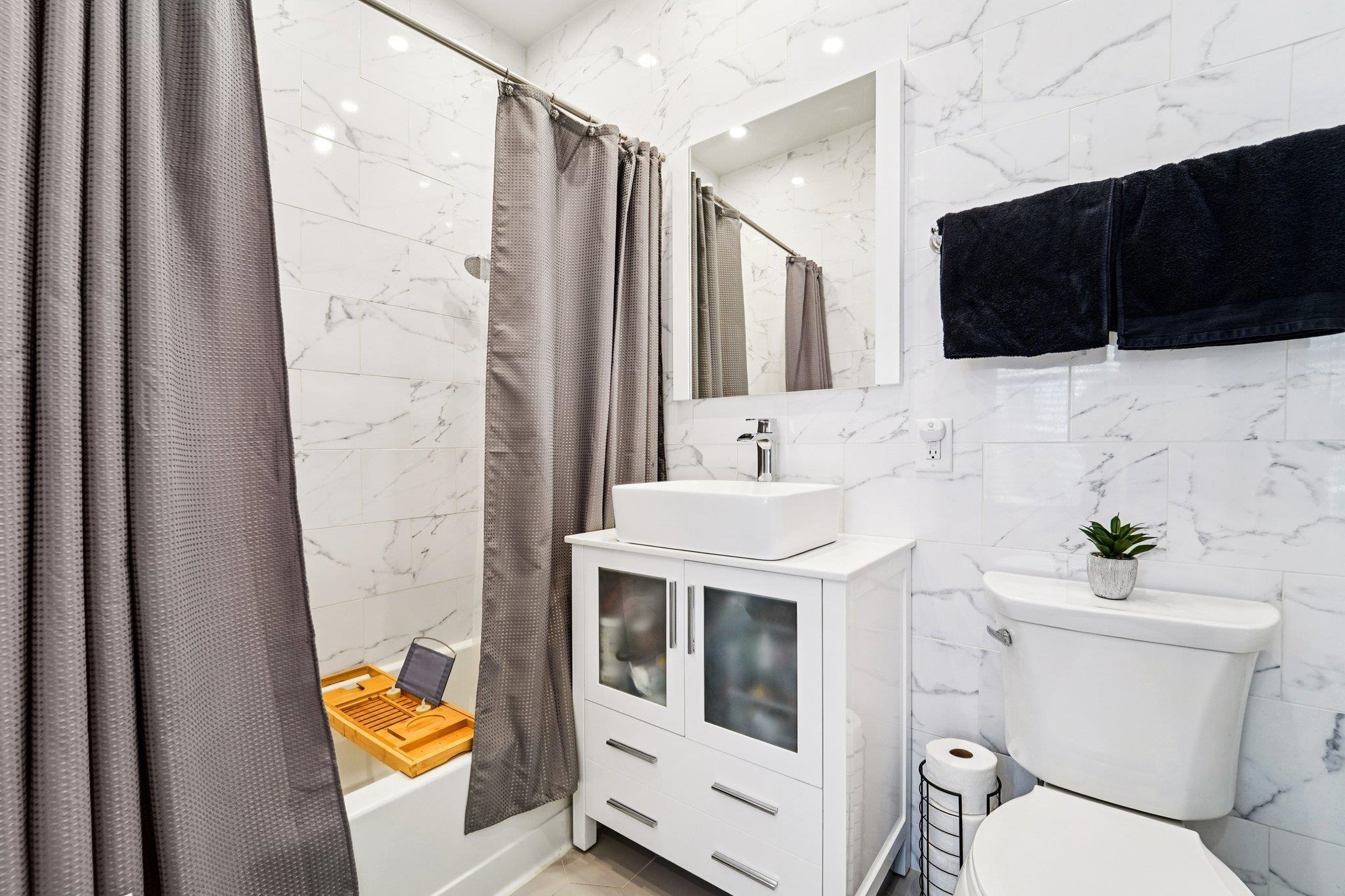 Property Photo: 16 Troy St 201 NJ 07307