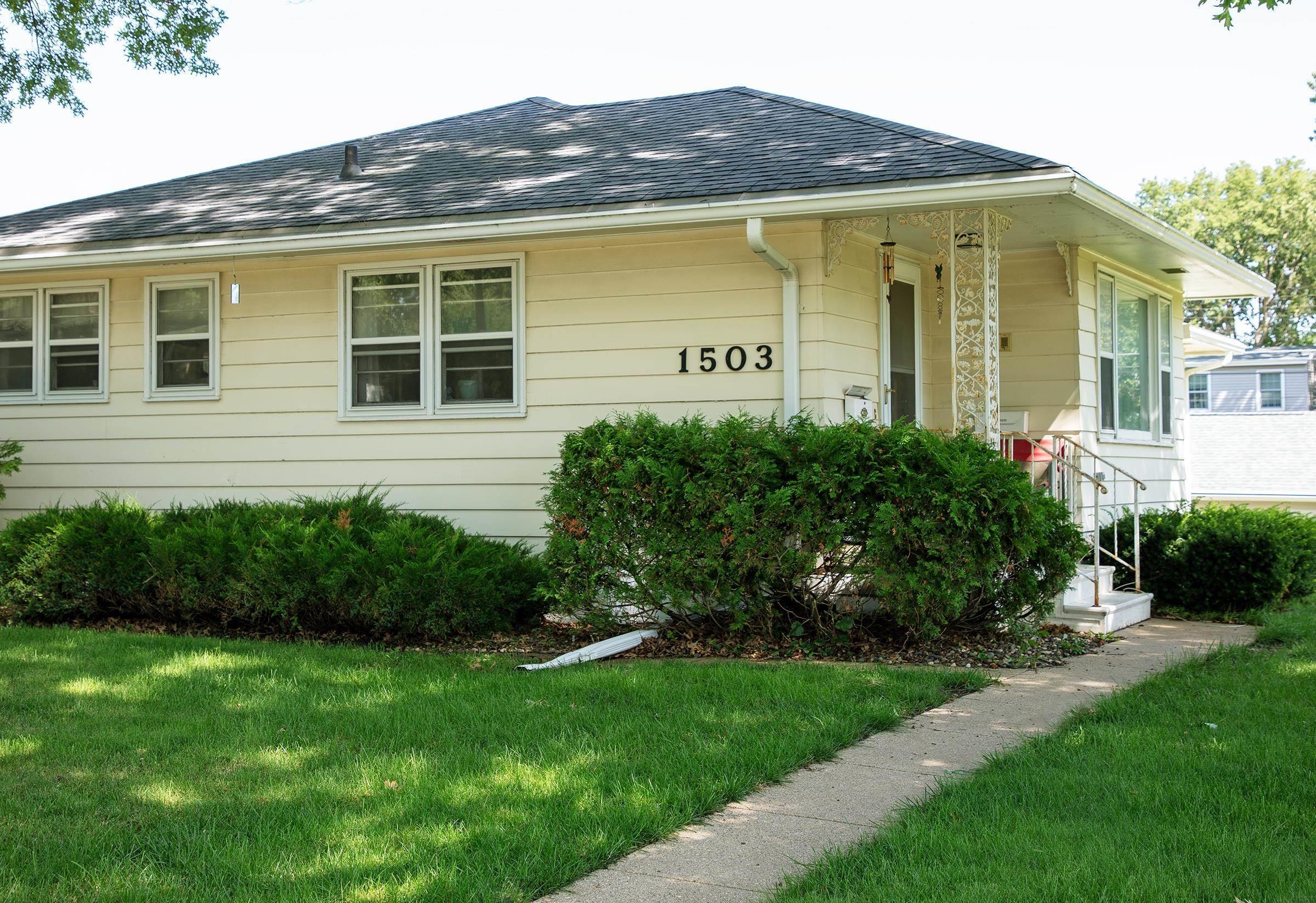 1503 W 8th  Cedar Falls IA 50613 photo