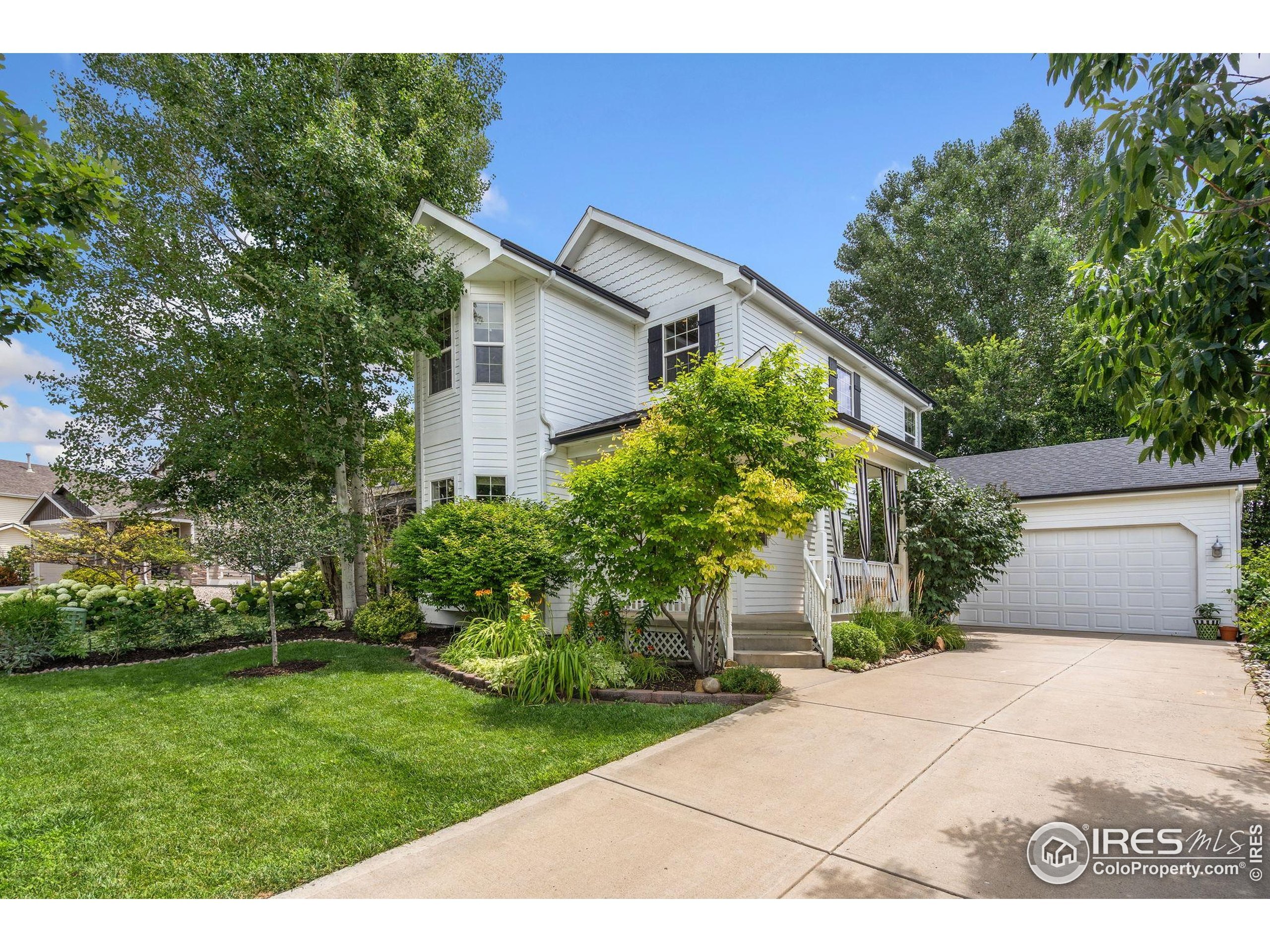 1121 Crescent Dr  Windsor CO 80550 photo