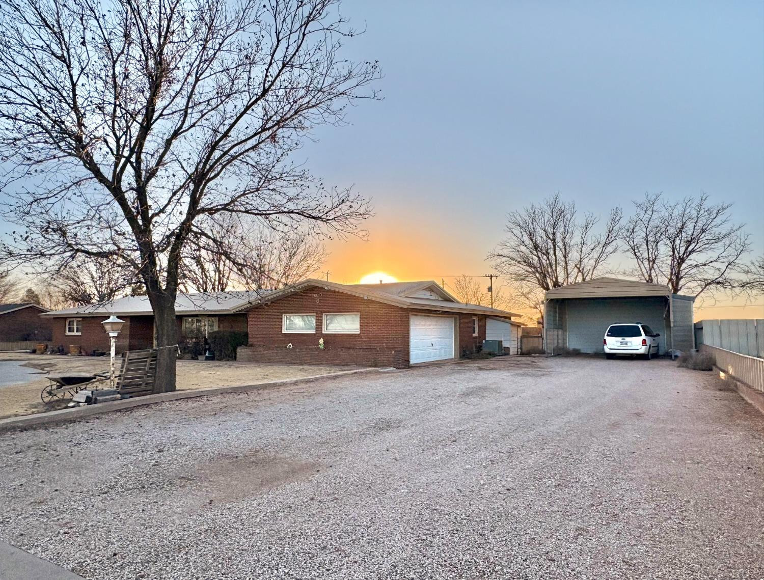 Property Photo: 819 N Amherst Road TX 79031