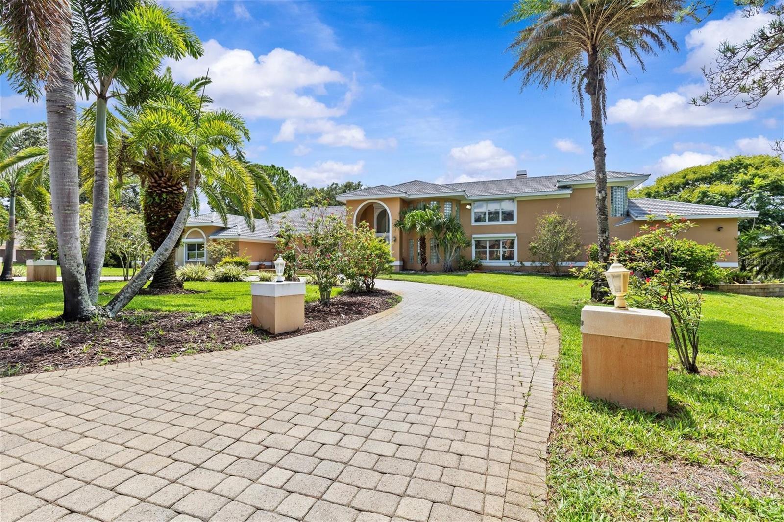 Property Photo: 1520 Jade Lane FL 34689