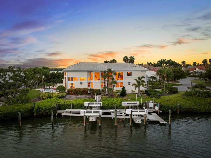 Property Photo:  3576 Fair Oaks Way  FL 34228 