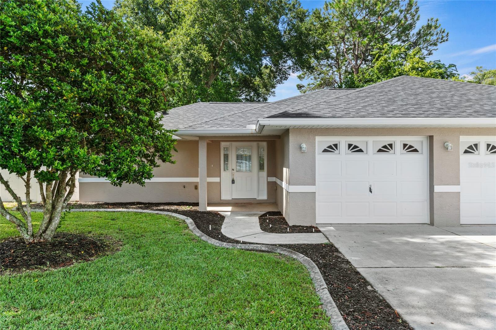 Property Photo: 810 Ridge Avenue FL 34785