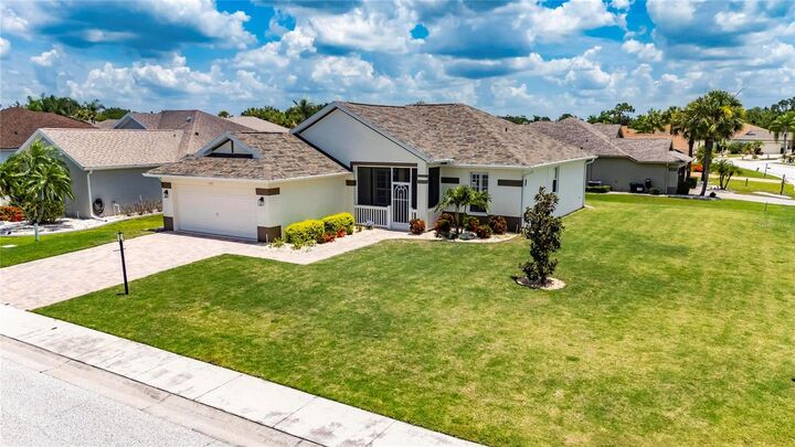 Property Photo: 1103 Villeroy Drive FL 33573