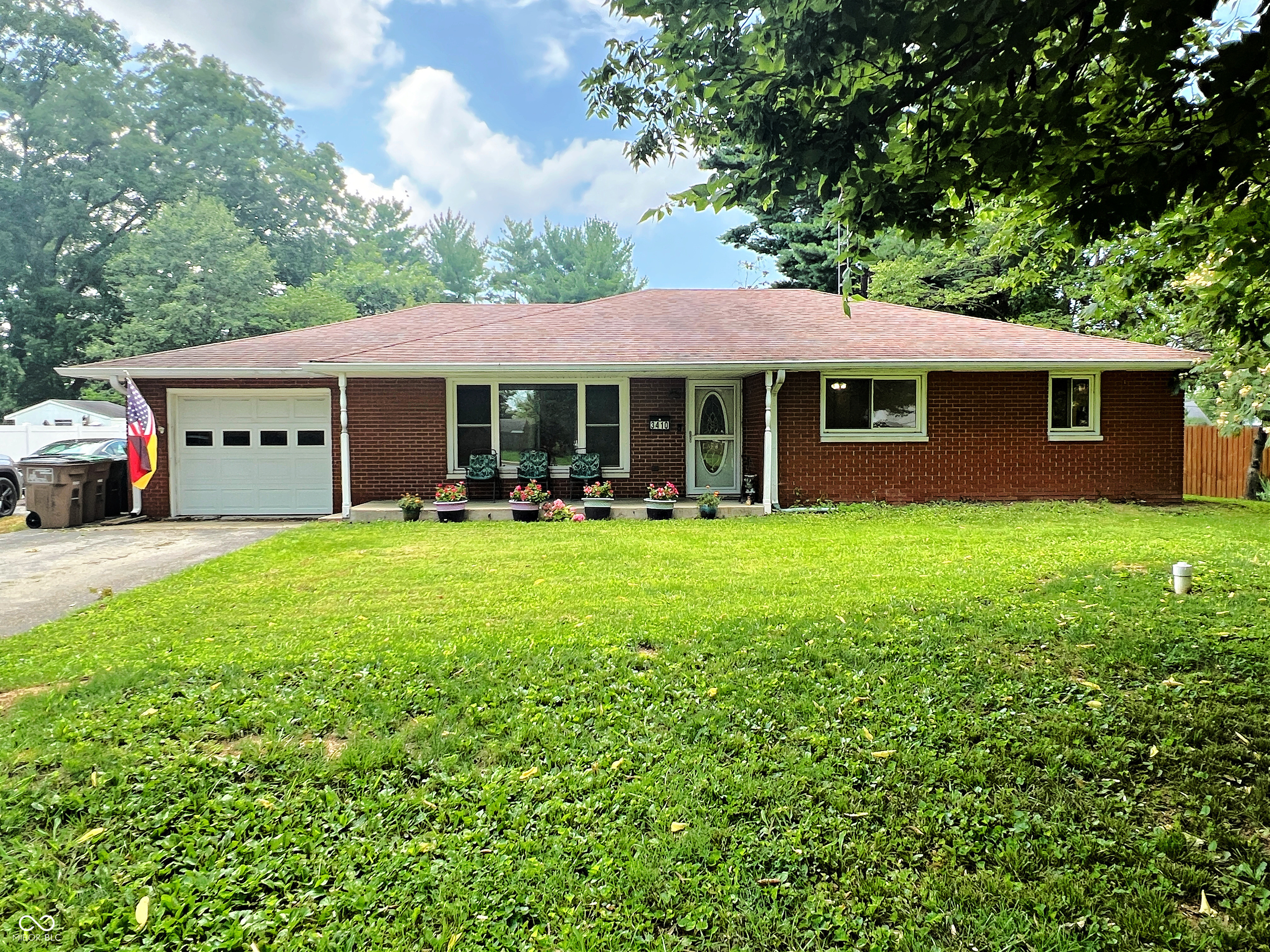 Property Photo: 3410 Westenedge Drive IN 47203