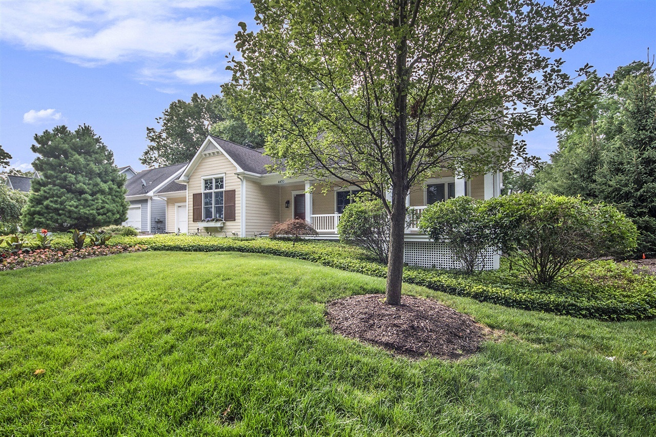Property Photo: 4470 Oak Arbor Drive 7 MI 49525