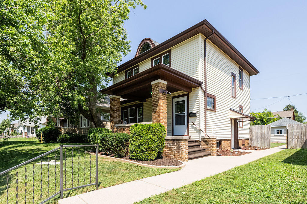 Property Photo: 2045 Deane Blvd WI 53403