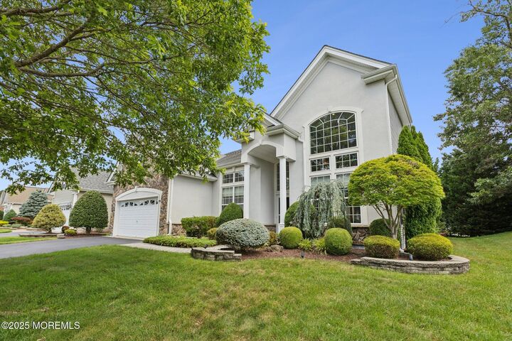 Property Photo:  14 Chesterfield Drive  NJ 08527 