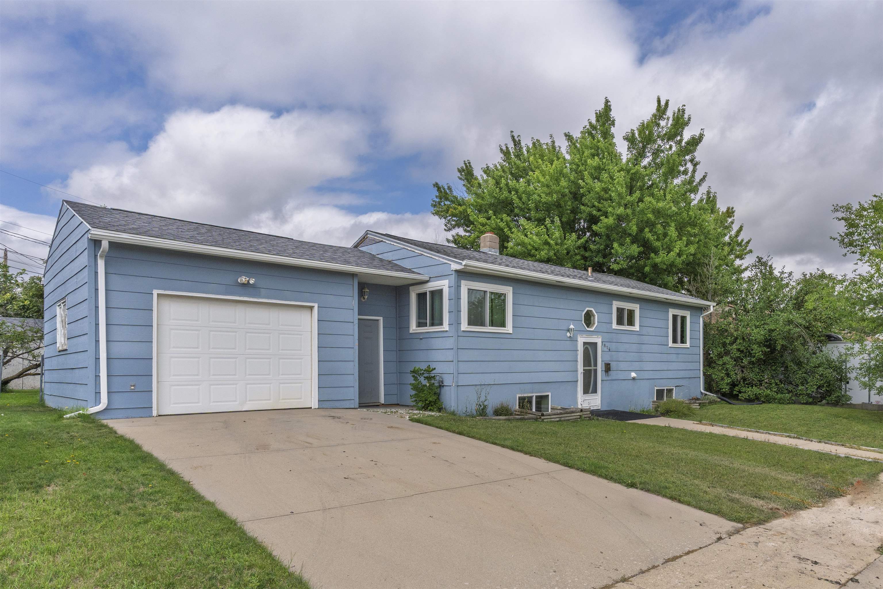1814 12th Avenue  Belle Fourche SD 57717 photo