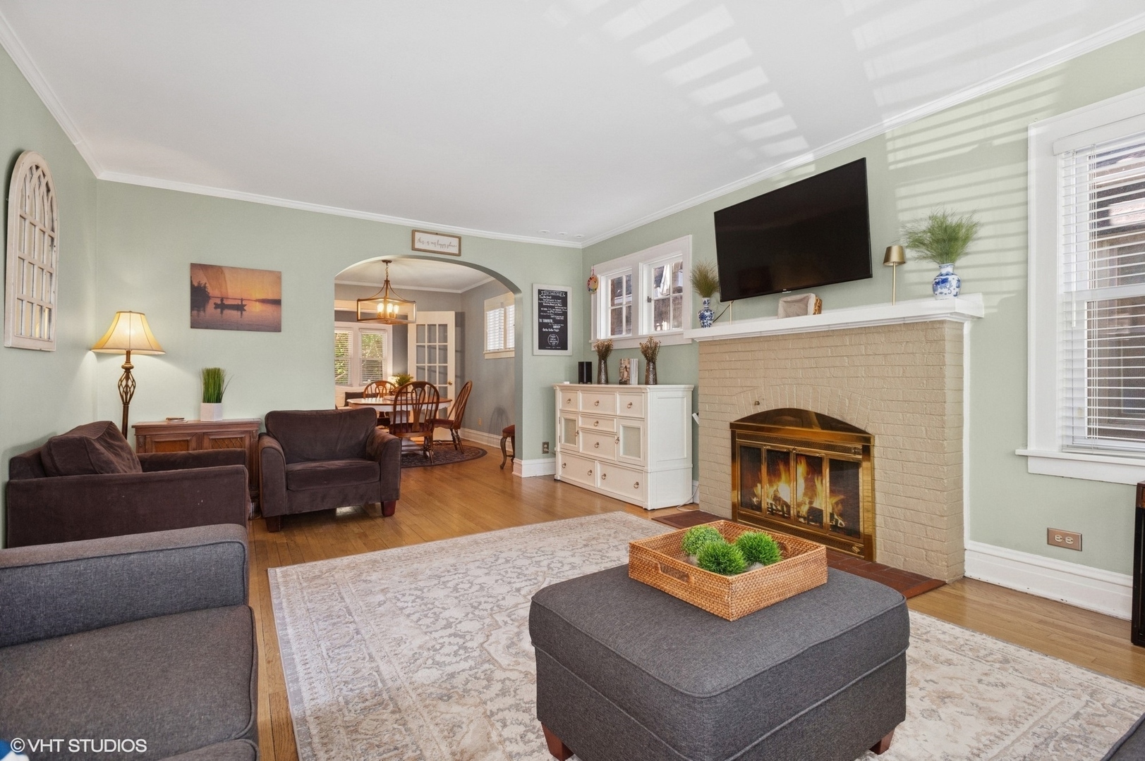 Property Photo: 1010 Harvard Terrace IL 60202