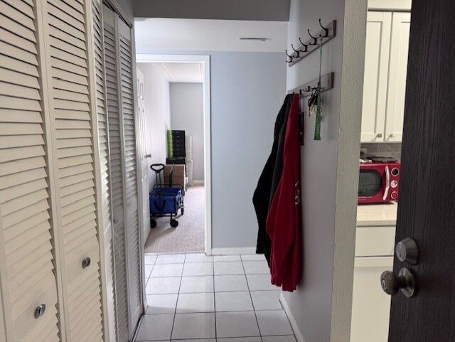 Property Photo:  300 S Roselle Road 307  IL 60193 
