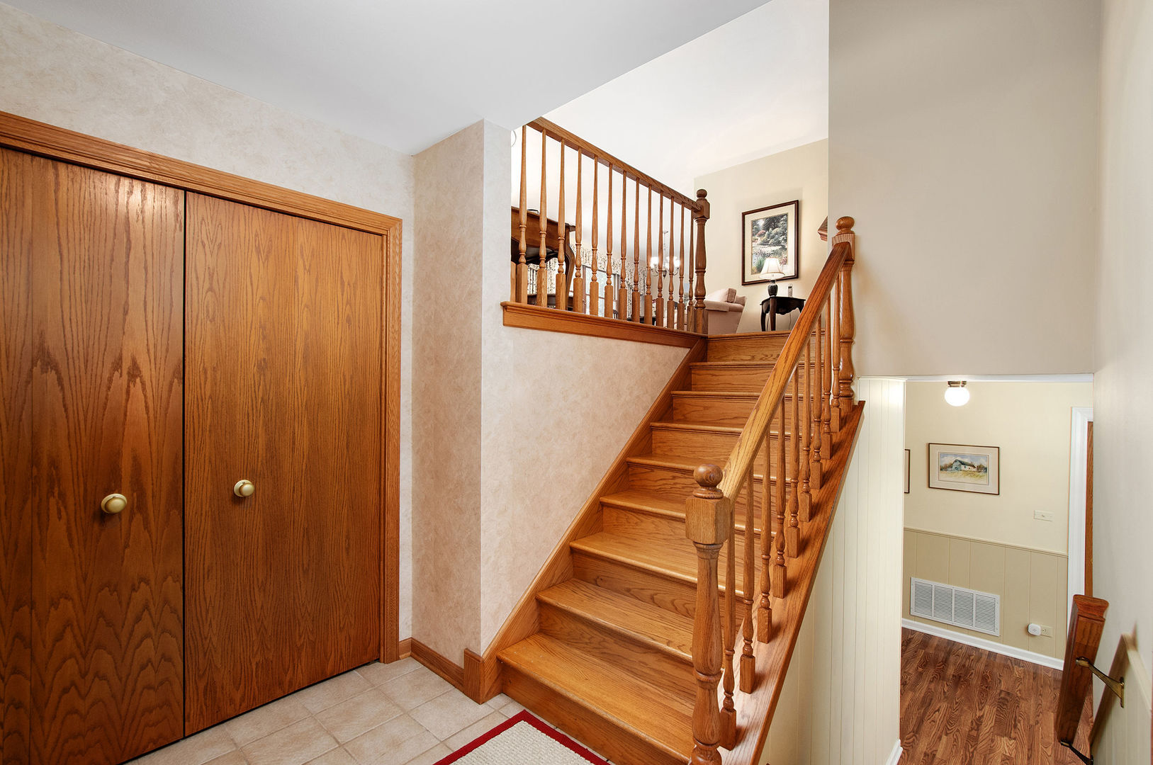 Property Photo:  710 W Burning Tree Lane  IL 60004 