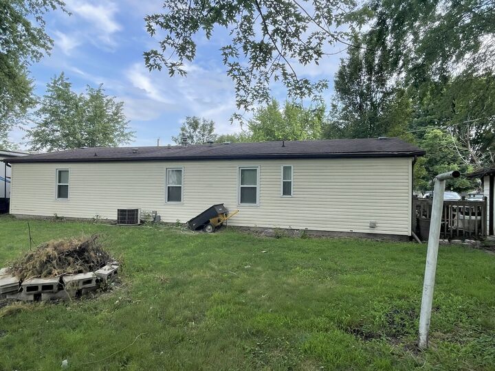 Property Photo: 209 E North Street IL 60424