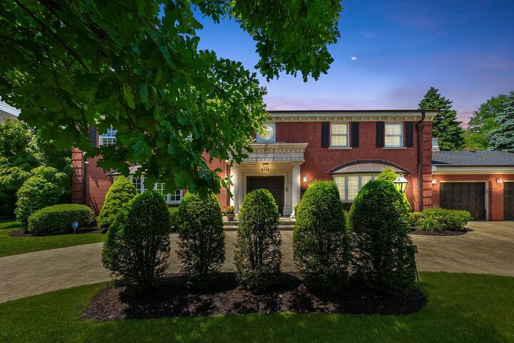 Property Photo:  6758 N Le Mai Avenue  IL 60712 