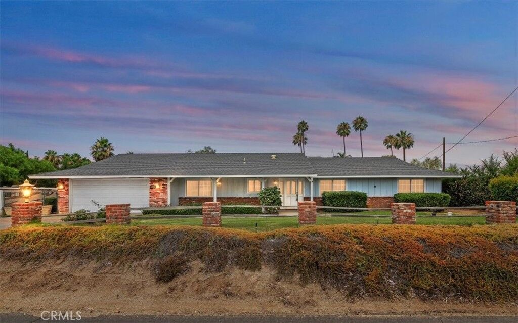 Property Photo: 15833 Ridgeway Avenue CA 92508