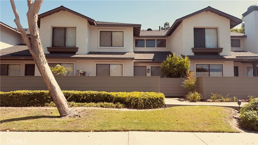 Property Photo: 1302 N Mako Lane 2 CA 92801