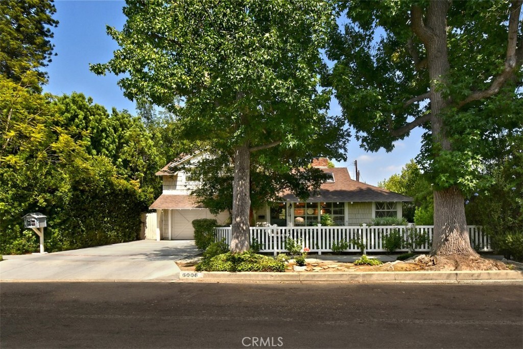 Property Photo: 6006 Sunnyslope Avenue CA 91401