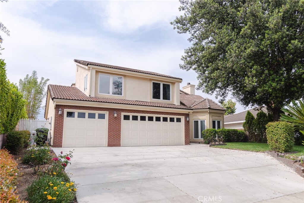 Property Photo: 49 W La Sierra Drive CA 91007