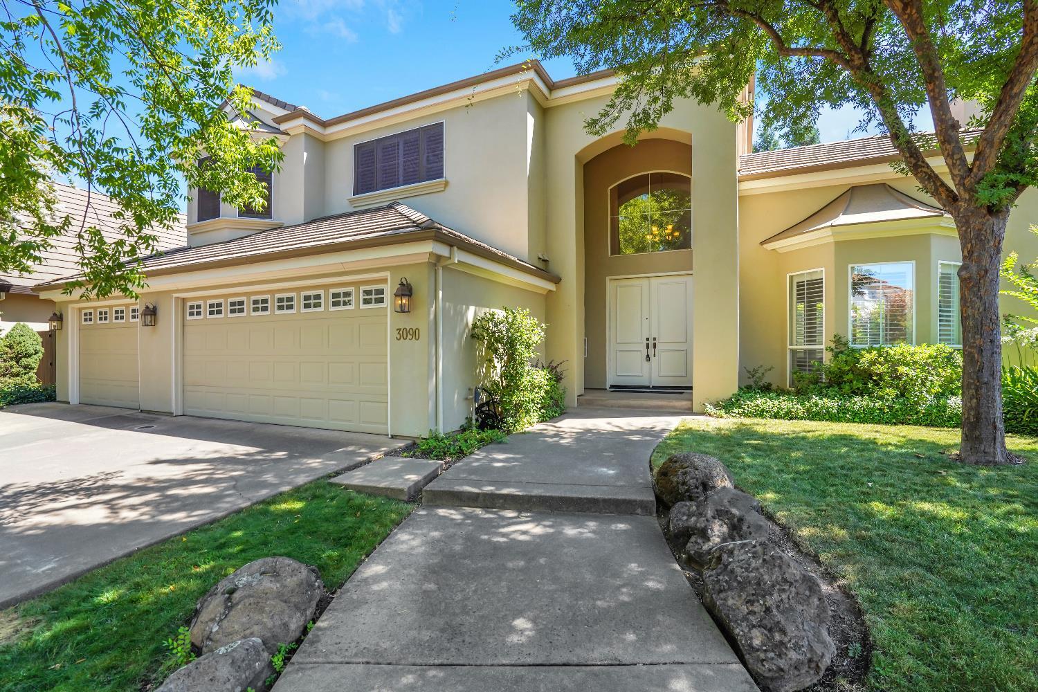 Property Photo: 3090 Ashridge Way CA 95746