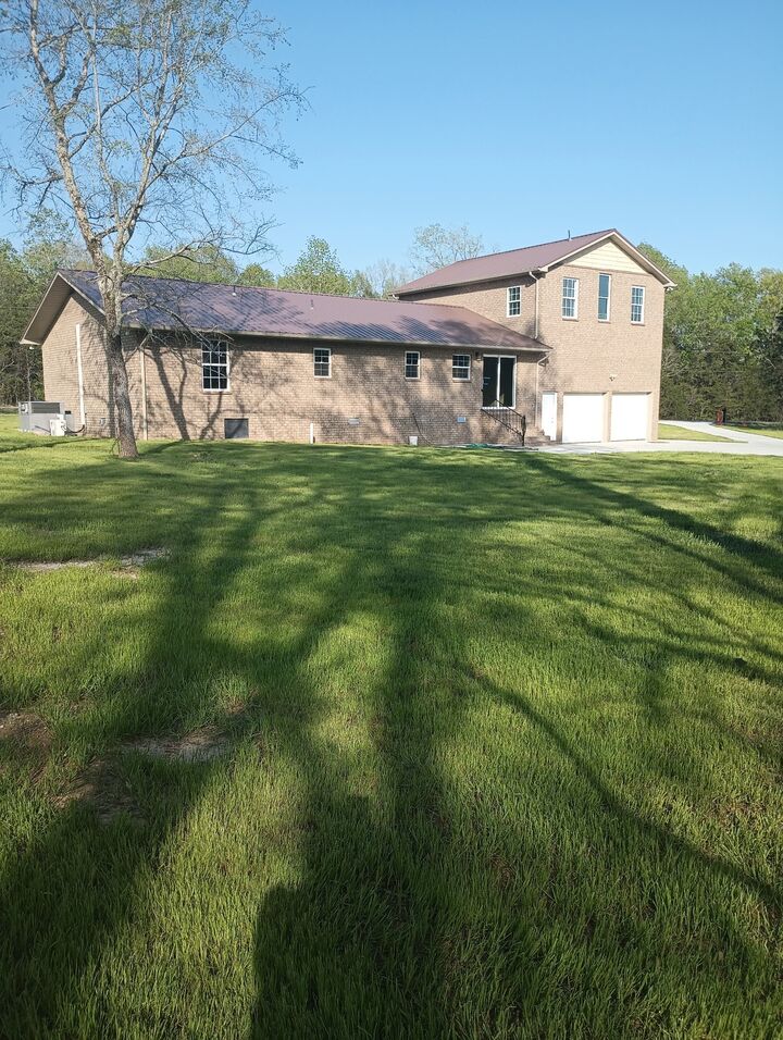 Property Photo: 5065 Craddock Rd TN 37085