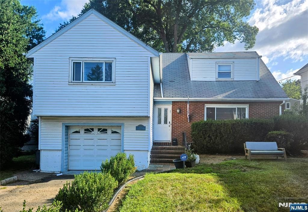 793 Dearborn Street  Teaneck NJ 07666 photo